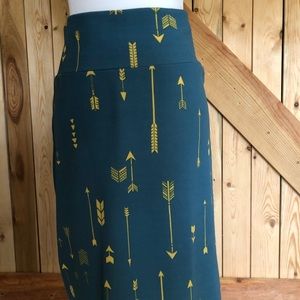 Lularoe green and yellow arrows Cassie skirt